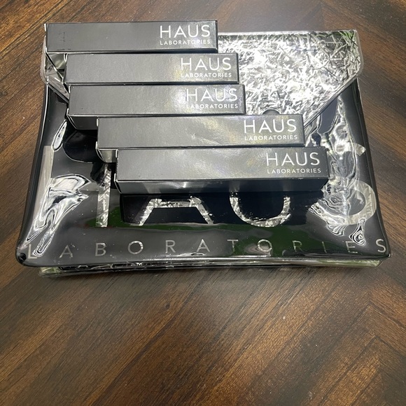 🔥🔥HAUS LABS BY LADY GAGA Makeup with Bag - Picture 2 of 6